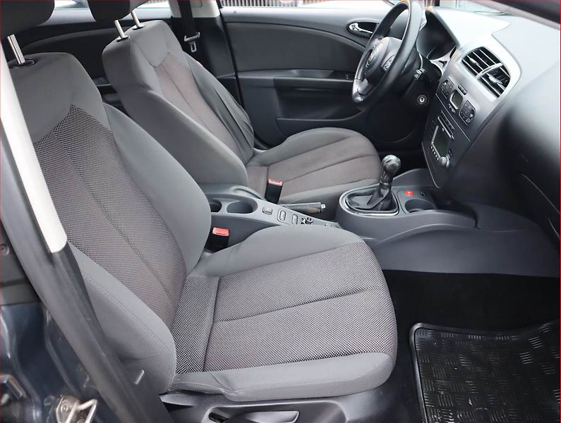Seat Leon (2009) 1.6, nová STK, plně pojízdný - fotka 9 z 15