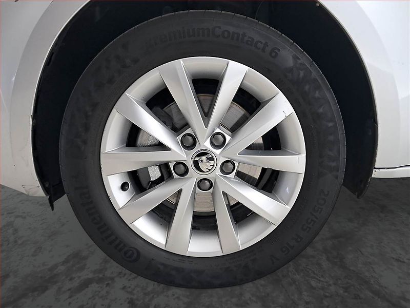Škoda Octavia (2017) Style 1.0 TSI, Serv.kniha - fotka 15 z 19