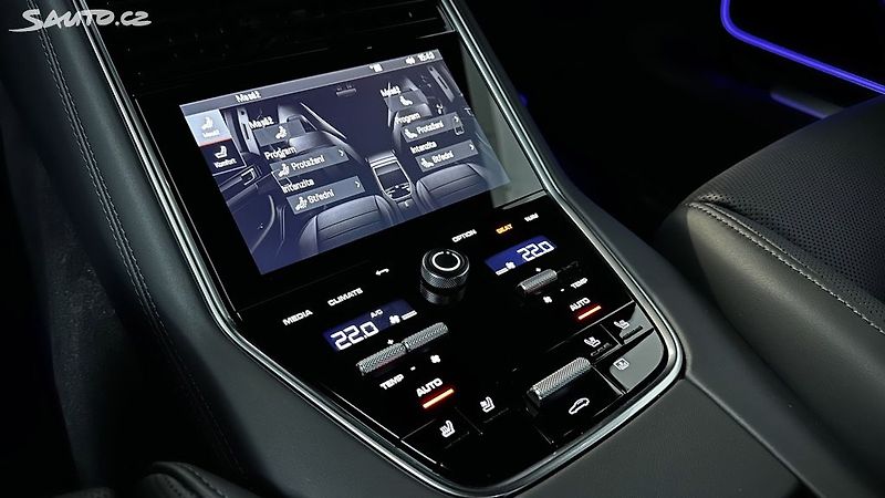 Porsche Panamera TURBO S E-HYBRID 700 koní - fotka 32 z 51