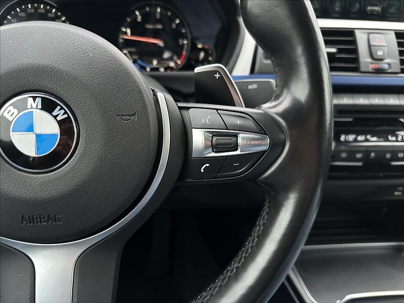 BMW Řada 3 330d GT M-Paket xDrive - fotka 15 z 33