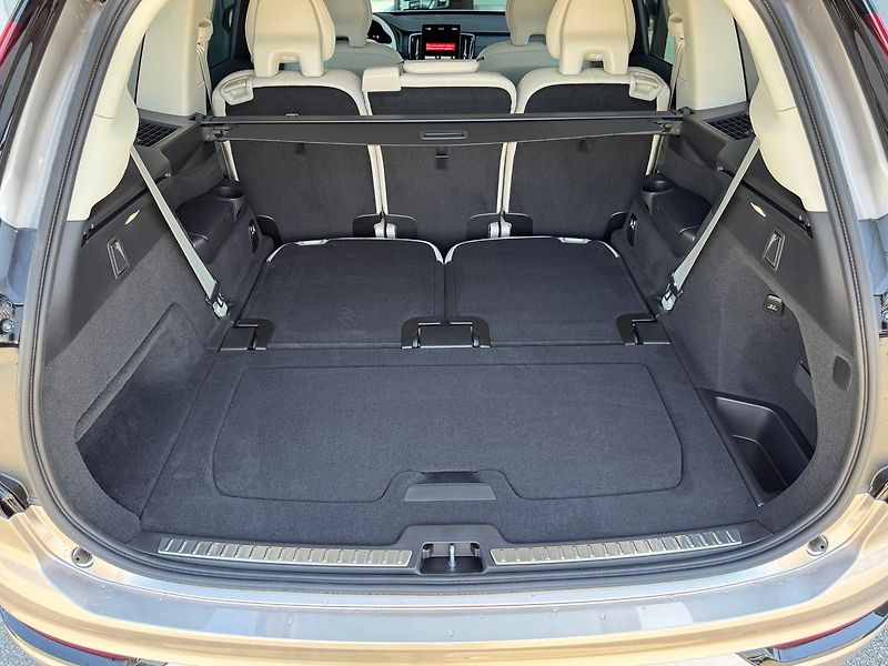 Volvo XC90 (2026) PLUS B5, kamery 360°, ventilac - fotka 14 z 23