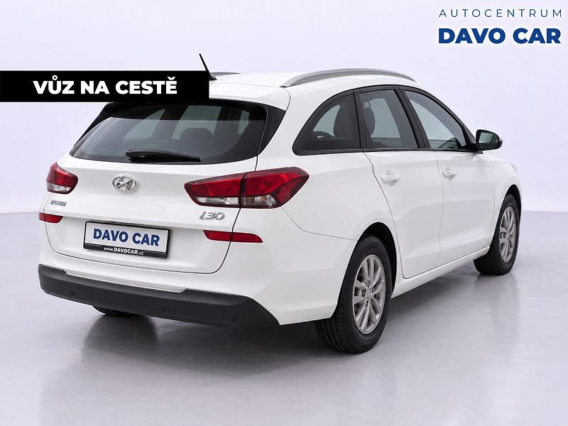 Hyundai i30 1,6 CRDi 85kW Style CZ DPH - fotka 4 z 12