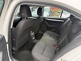 Škoda Octavia 1.6 TDI AMBITION - náhled 9