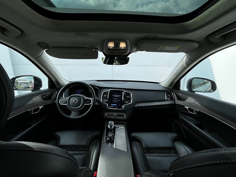 Volvo XC90 Ultimate T8 AWD 335kW - fotka 9 z 26
