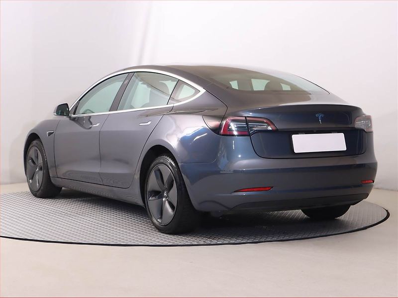 Tesla Model 3 (2019) Std Range Plus 52kWh - fotka 4 z 24
