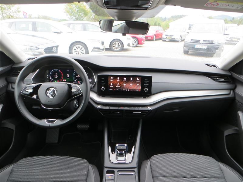 Škoda Octavia 2,0 TDI Ambition DSG LED ČR - fotka 22 z 22