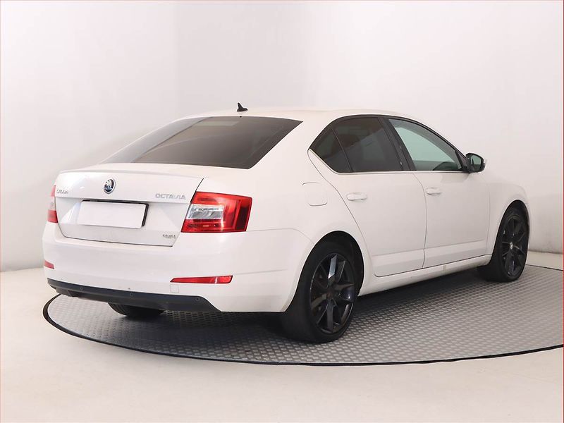 Škoda Octavia (2016) 2.0 TDI, 4X4, Automat, Navi - fotka 5 z 18