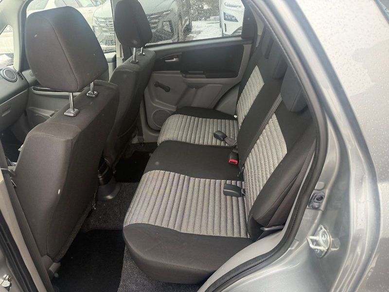 Suzuki SX4 1,6 4x2 - fotka 6 z 11