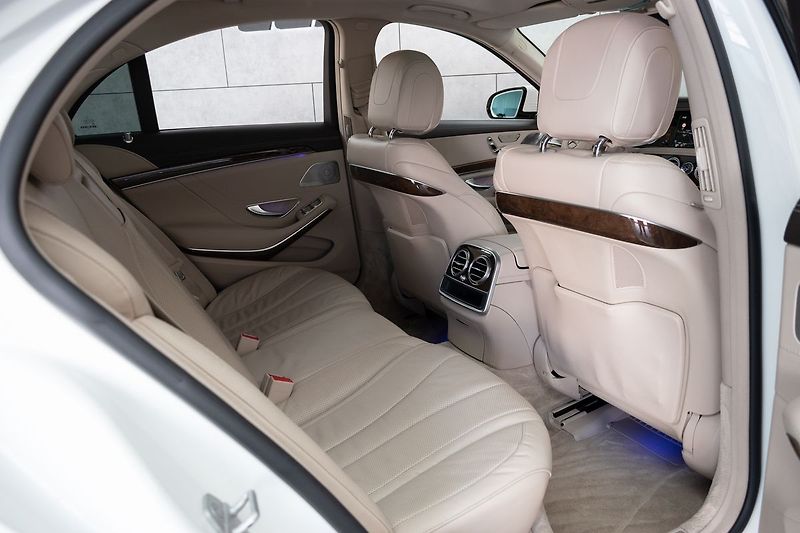Mercedes-Benz Třídy S 350d 4MATIC*AMG*AIR-BALANCE*ČR - fotka 13 z 42