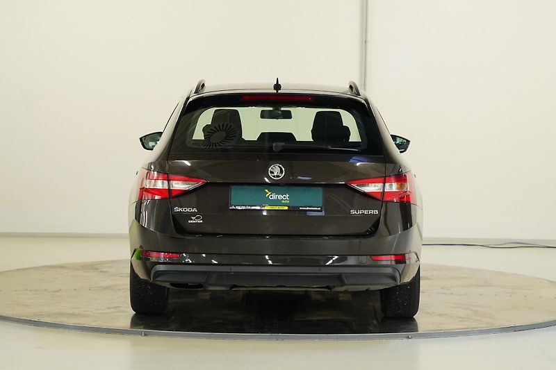Škoda Superb - fotka 6 z 36