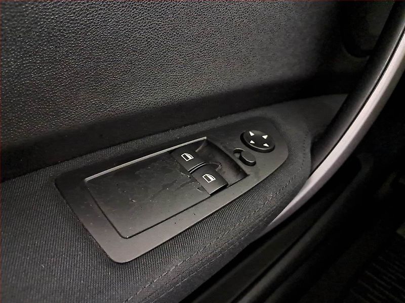BMW Řada 1 (2004) 116i, po STK, jezdí dobře - fotka 15 z 16