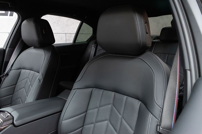 BMW Řada 5 540d xD ///M*ZÁRUKA*TAŽNÉ*ČR 1 - fotka 18 z 51