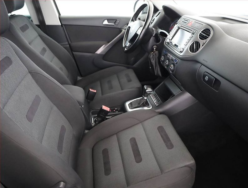 Volkswagen Tiguan (2009) 2.0 TSI, 4X4, Automat, Navi - fotka 7 z 18