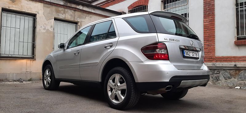 Mercedes-Benz Třídy M (2007) M320CDI 4M NAVI-KUŽE-ALCANTARA - fotka 39 z 42