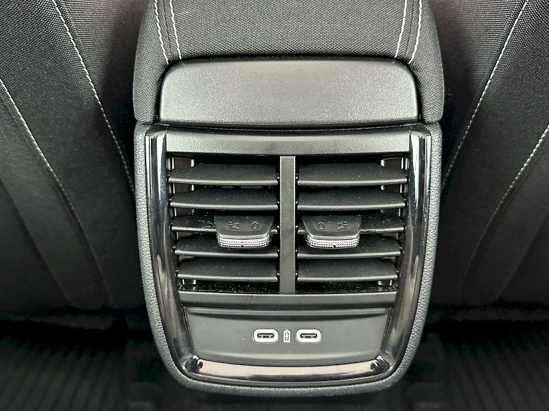 Škoda Kamiq (2025) DSG 1.5TSI 110kW Monte Carlo - fotka 28 z 33