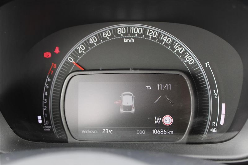 Toyota Aygo 1,0 VVT-i Comfort, 10.600 km ! - fotka 19 z 31