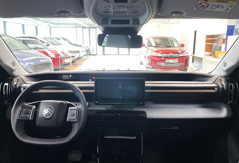 Citroën C3 Aircross (2025) PLUS Hybrid 145k Automatic - fotka 14 z 25