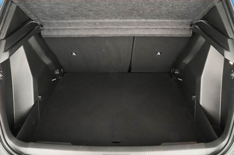 Peugeot 2008 (2021) 1.2 PureTech, ČR,1.maj - fotka 12 z 12