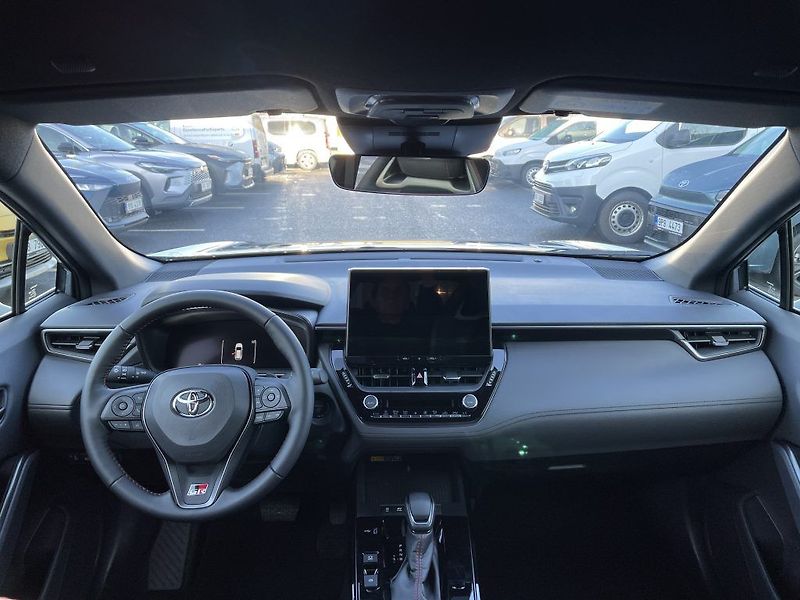 Toyota Corolla Cross 2.0 Hybrid GR Sport - fotka 15 z 30