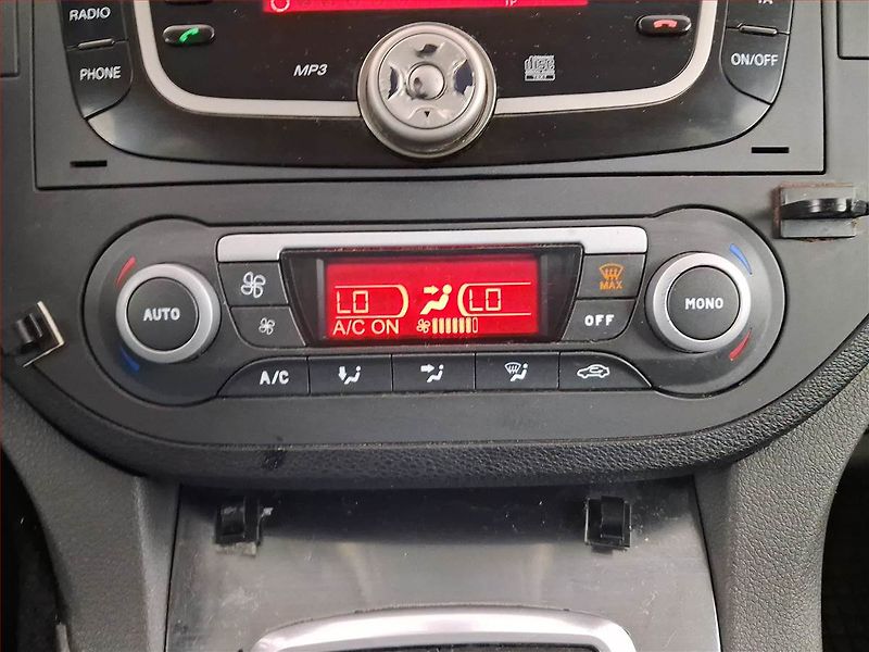 Ford C-MAX (2008) 1.8, po STK, Tažné, Klima - fotka 19 z 19
