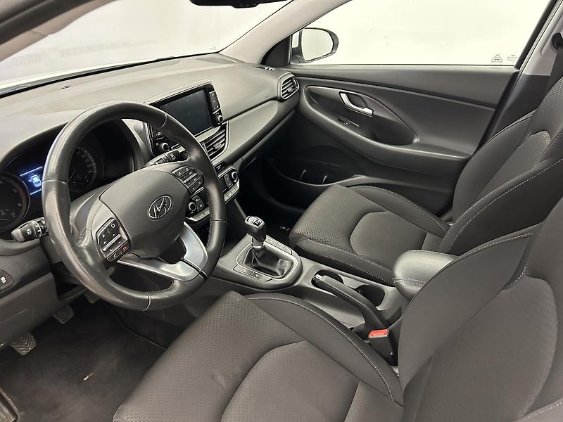 Hyundai i30 1.6 CRDI style - fotka 6 z 25