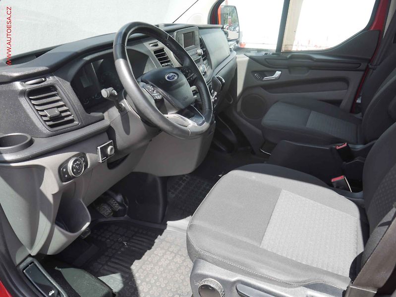 Ford Transit Custom (2019) 2.0TDCi L2H2 5míst, ČR - fotka 9 z 16