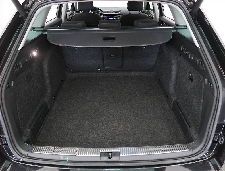 Škoda Superb (2015) Style 1.6 TDI, Serv.kniha - fotka 14 z 24