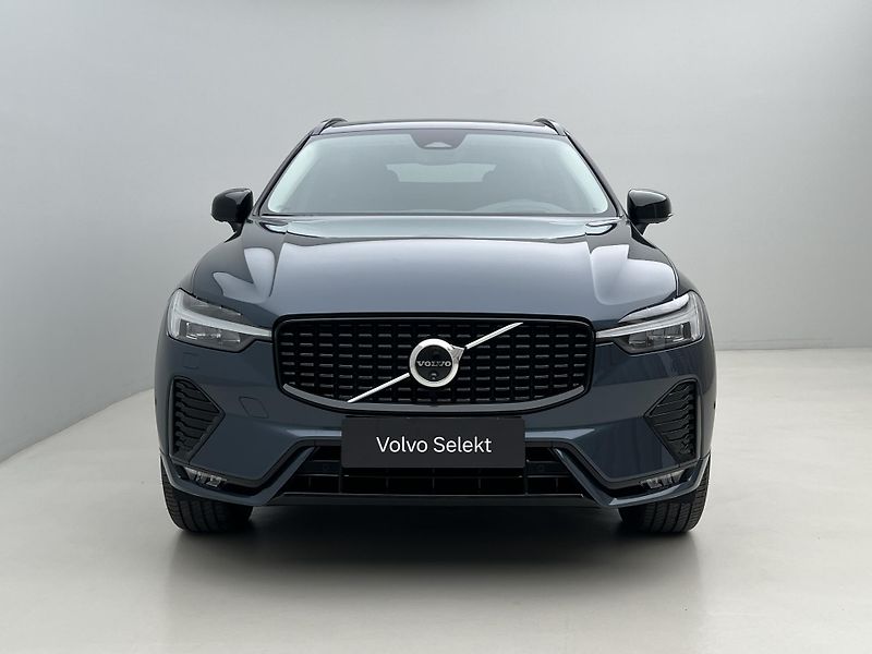 Volvo XC60 B5 AWD PLUS DARK AUT 1.maj. - fotka 14 z 42