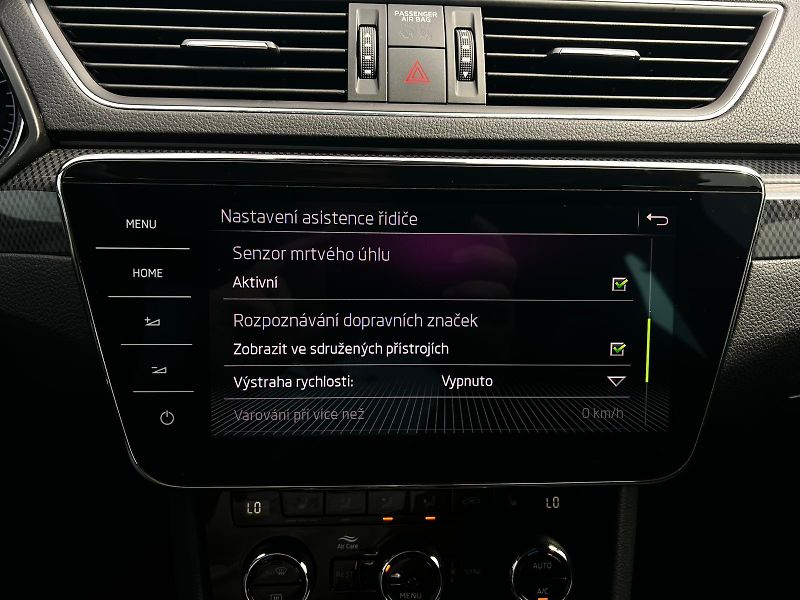 Škoda Superb 2.0TDI DSG 140kW Sportline  - fotka 14 z 25
