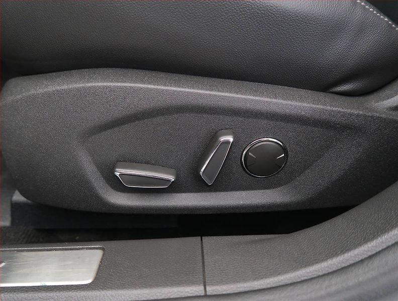 Ford Mondeo (2016) 2.0 EcoBoost, Automat, Kůže - fotka 22 z 26