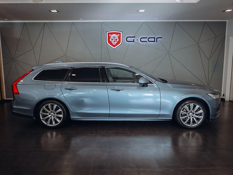 Volvo V90 D5 Momentum 173 kW AWD - fotka 4 z 30