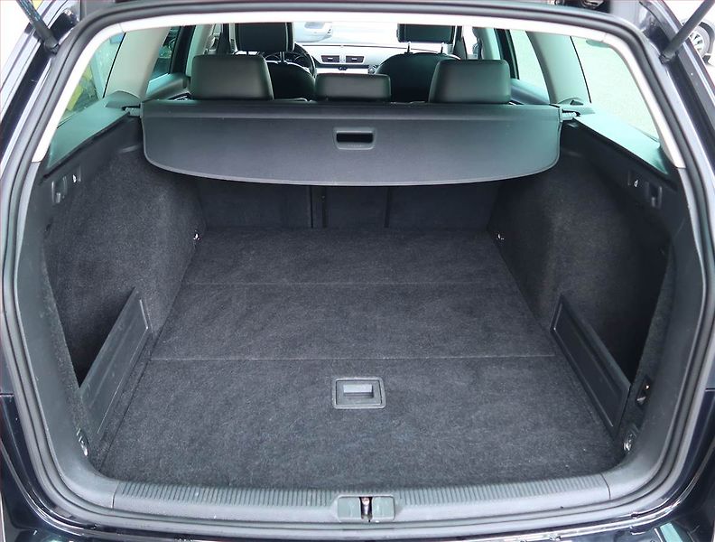 Volkswagen Passat (2012) Highline 2.0 TDI, Navi - fotka 14 z 16