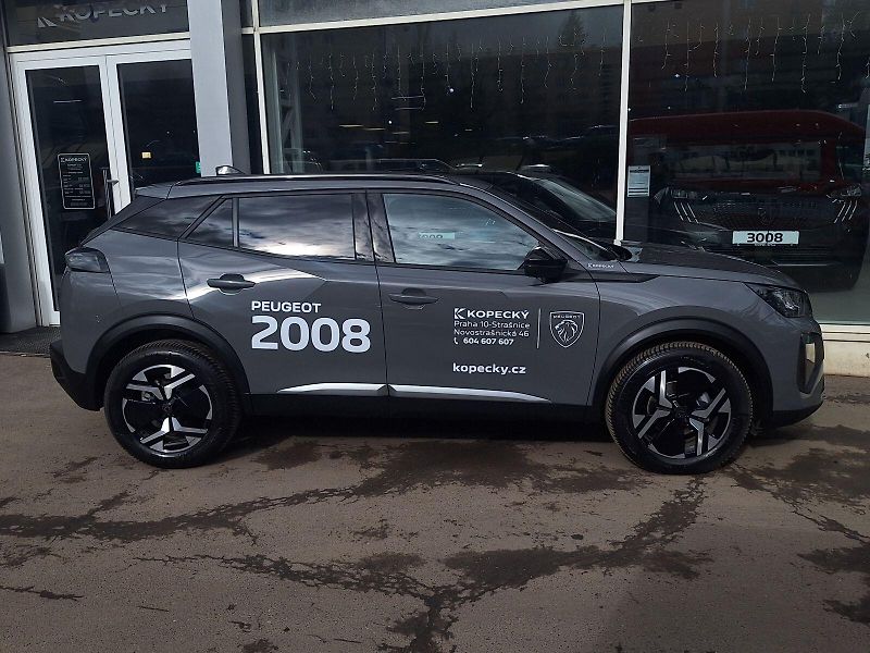 Peugeot 2008 (2025) ALLURE 1.2 TURBO 100k MAN6 - fotka 8 z 22