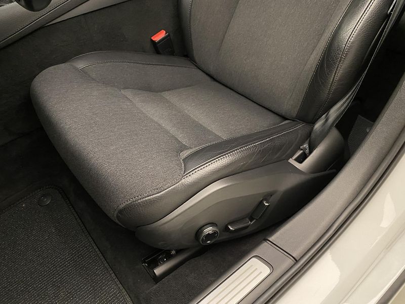 Volvo V90 T5 MOMENTUM AUT - fotka 24 z 39