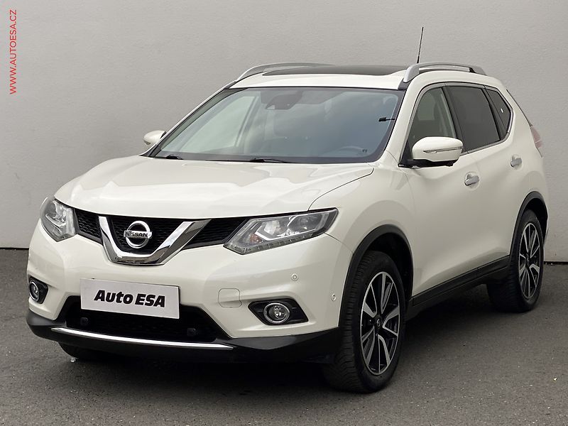Nissan X-Trail (2015) 1.6dCi, Tekna, TZ, panor - fotka 3 z 17
