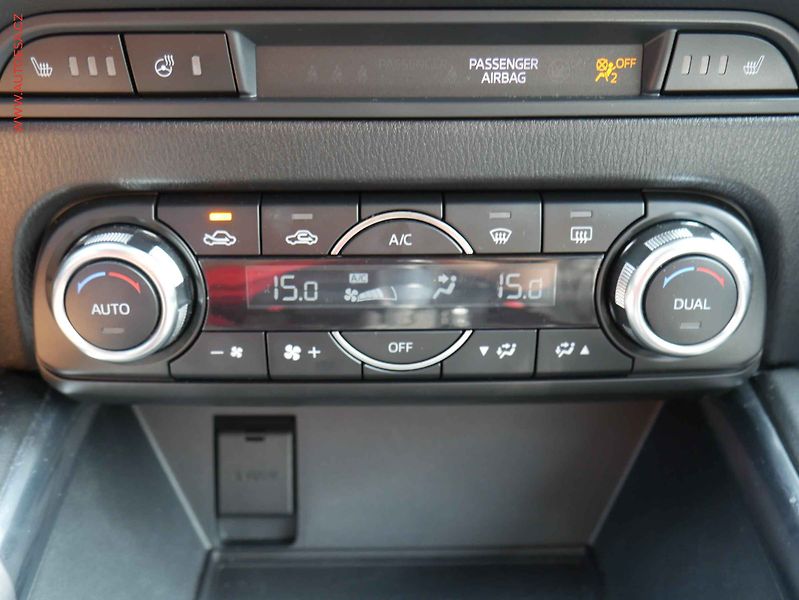 Mazda CX-5 (2018) 2.2 Skyactiv-D 4x4, AT, LED - fotka 19 z 20