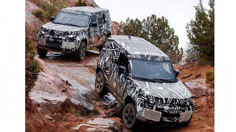 Zamaskovaný Land Rover Defender