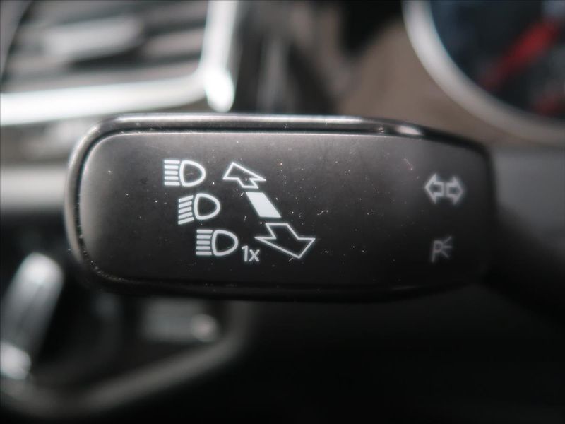 Volkswagen Golf 1,4 TSI 1.majitel - fotka 19 z 33