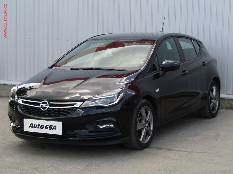 Opel Astra (2017) 1.4T, ČR, AC, navi, park - fotka 3 z 18