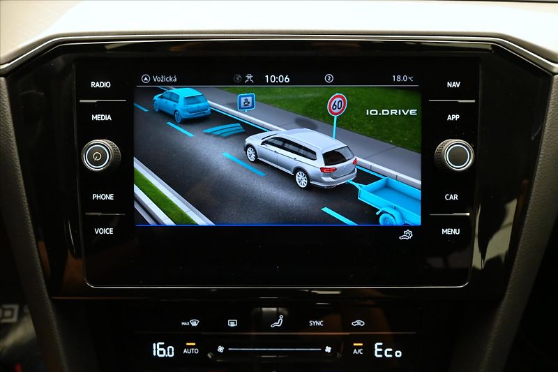 Volkswagen Passat 1,4 GTE TSI 160 kW DSG SoH 92% - fotka 19 z 33