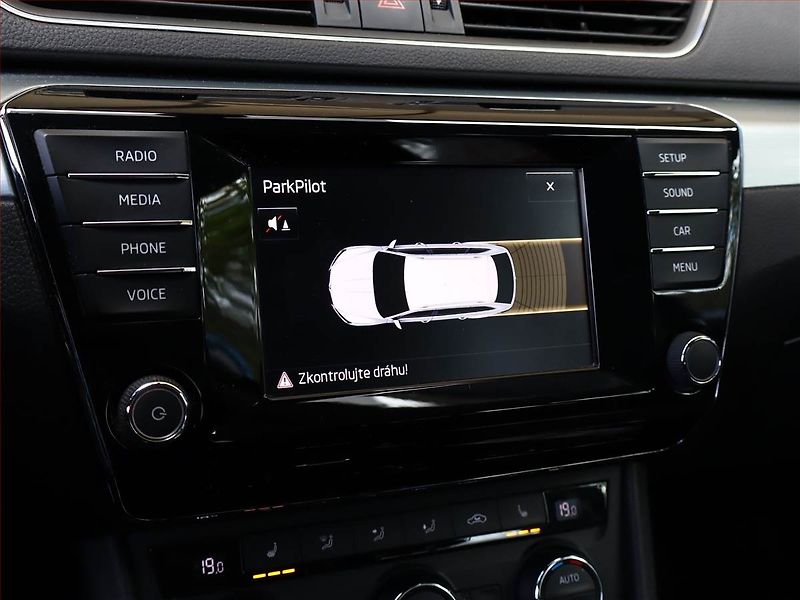 Škoda Superb (2016) Style 2.0 TDI, Automat - fotka 15 z 18