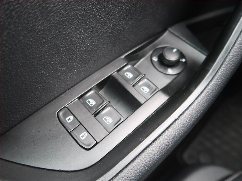 Škoda Superb (2018) 2.0 TDI, Navi, Bi-Xenony - fotka 16 z 17