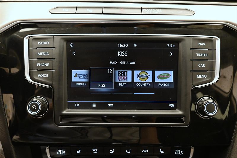 Volkswagen Passat 2,0 TDI 140 kW DSG 4Motion Zár - fotka 19 z 31