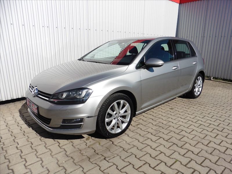 Volkswagen Golf 1.4 TSi Highline 1.maj - fotka 1 z 12