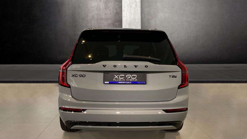 Volvo XC90 (2026) PLUS BLACK EDITION, T8 AWD, 22 - fotka 7 z 14