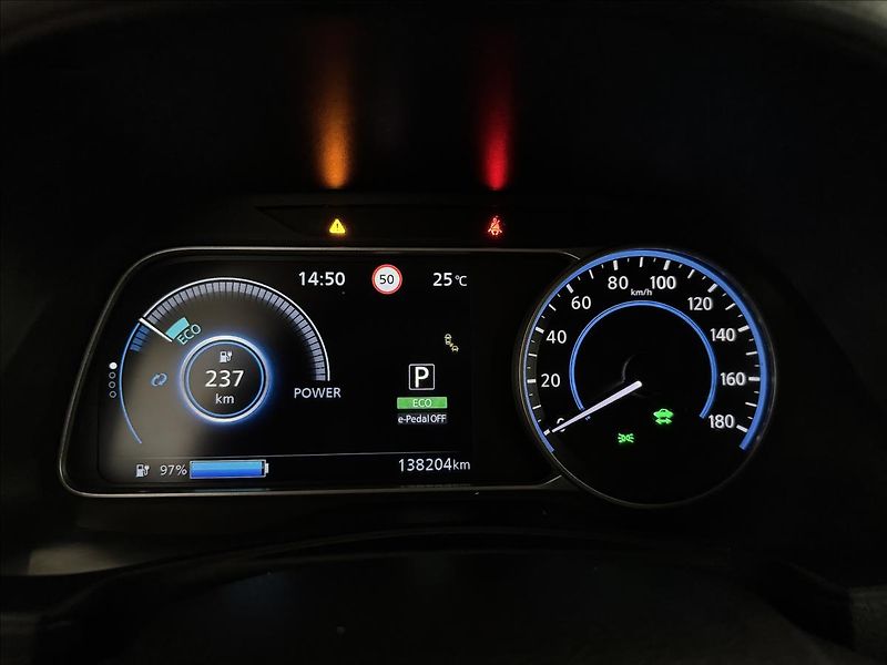 Nissan Leaf Electric drive 110kW Business - fotka 17 z 41