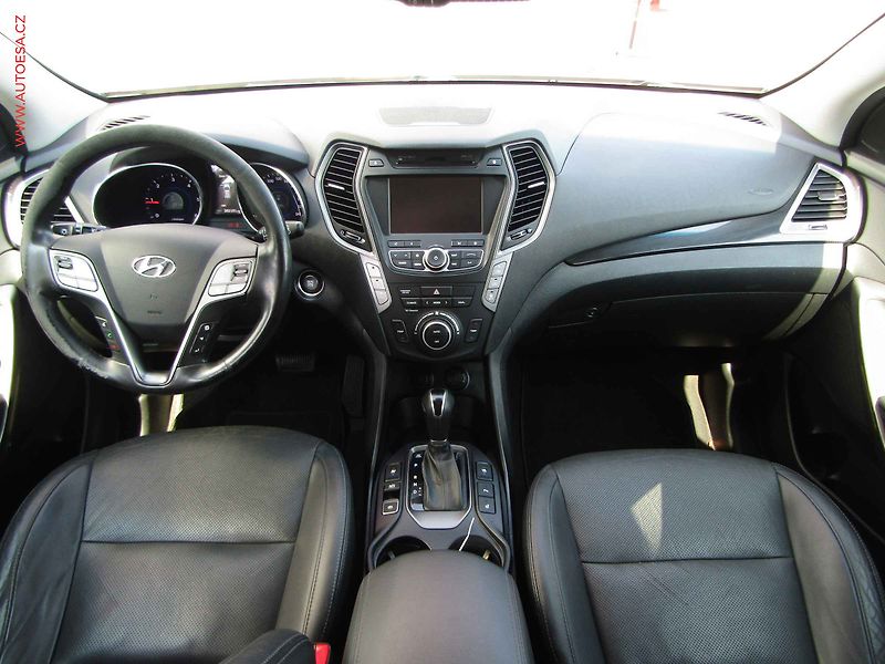 Hyundai Santa Fe (2015) 2.2 CRDi 4x4, 7míst, ČR, AT - fotka 8 z 25