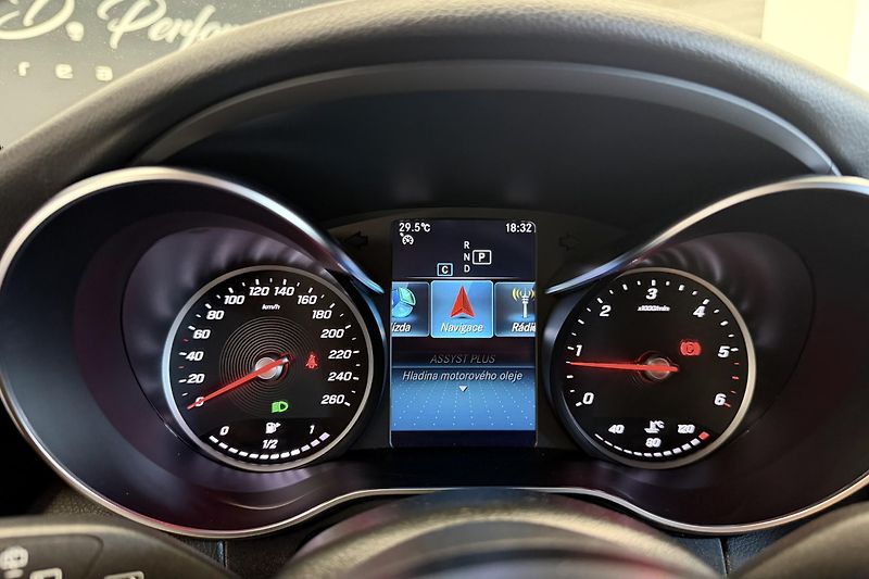 Mercedes-Benz Třídy C (2020) C 220d 4Matic AMG Line - fotka 52 z 81