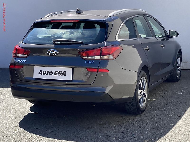 Hyundai i30 (2019) 1.4 GDi, ČR, AC, LED, navi - fotka 4 z 20