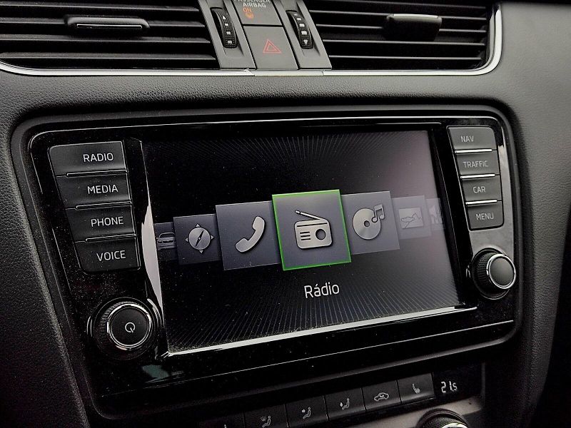 Škoda Octavia (2013) Combi Elegance plus 2,0 Tdi 11 - fotka 9 z 37